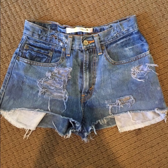 Levi’s high waisted jean shorts - Picture 1 of 2